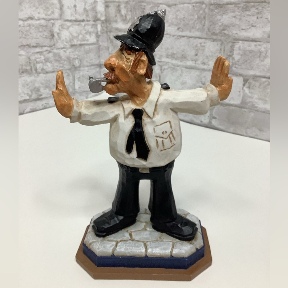 David Frykman The English Collection Bobbie Policeman Directing Traffic 2001
